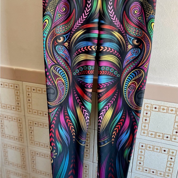 GearBunch athletic leggings, Skulls, Mandala, sz Small, 34 ins. long, 2 pairs. - Picture 2 of 12